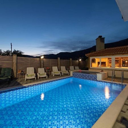 Holiday Home Chester With Heated Pool Kaštela المظهر الخارجي الصورة