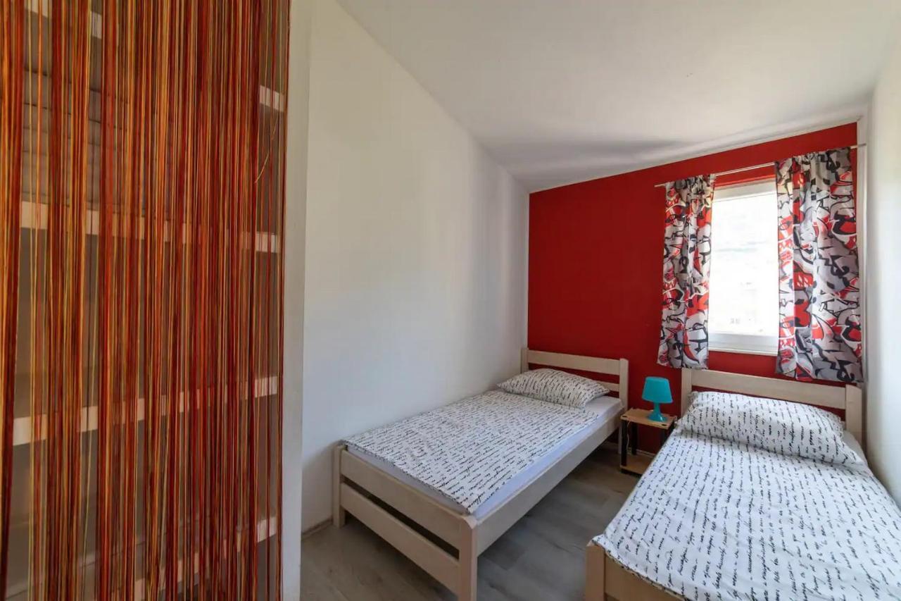 Holiday Home Chester With Heated Pool Kaštela المظهر الخارجي الصورة