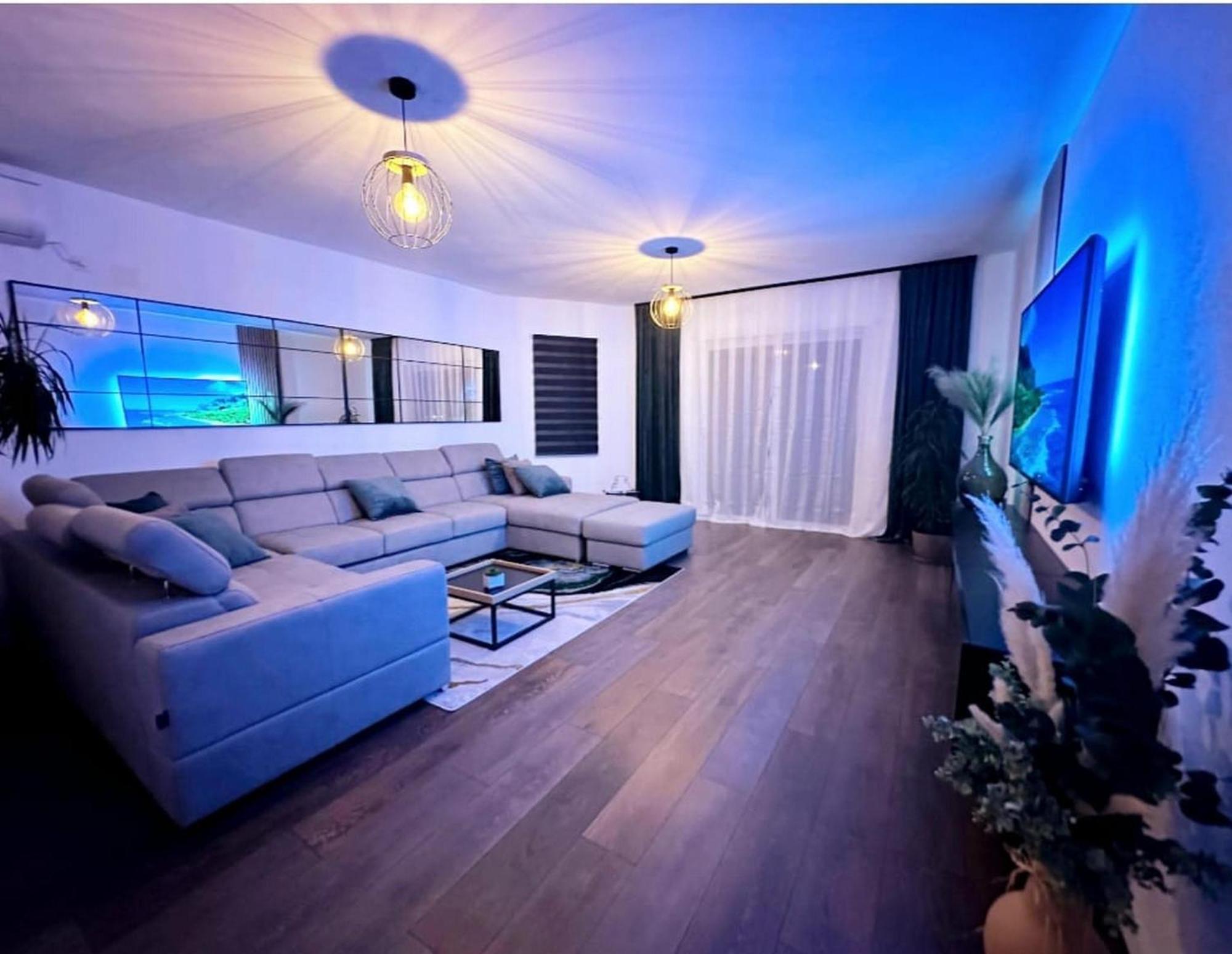 Holiday Home Chester With Heated Pool Kaštela المظهر الخارجي الصورة