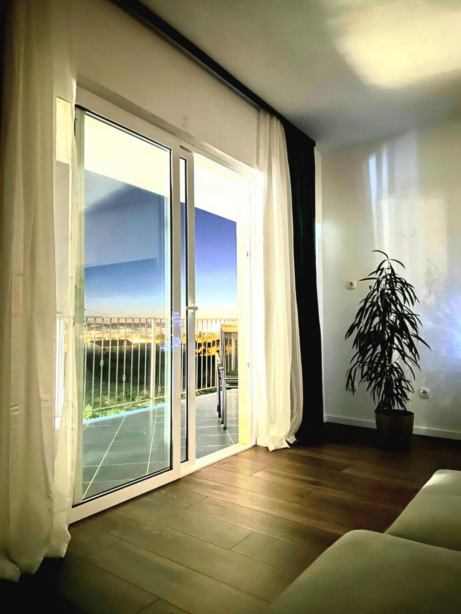Holiday Home Chester With Heated Pool Kaštela المظهر الخارجي الصورة