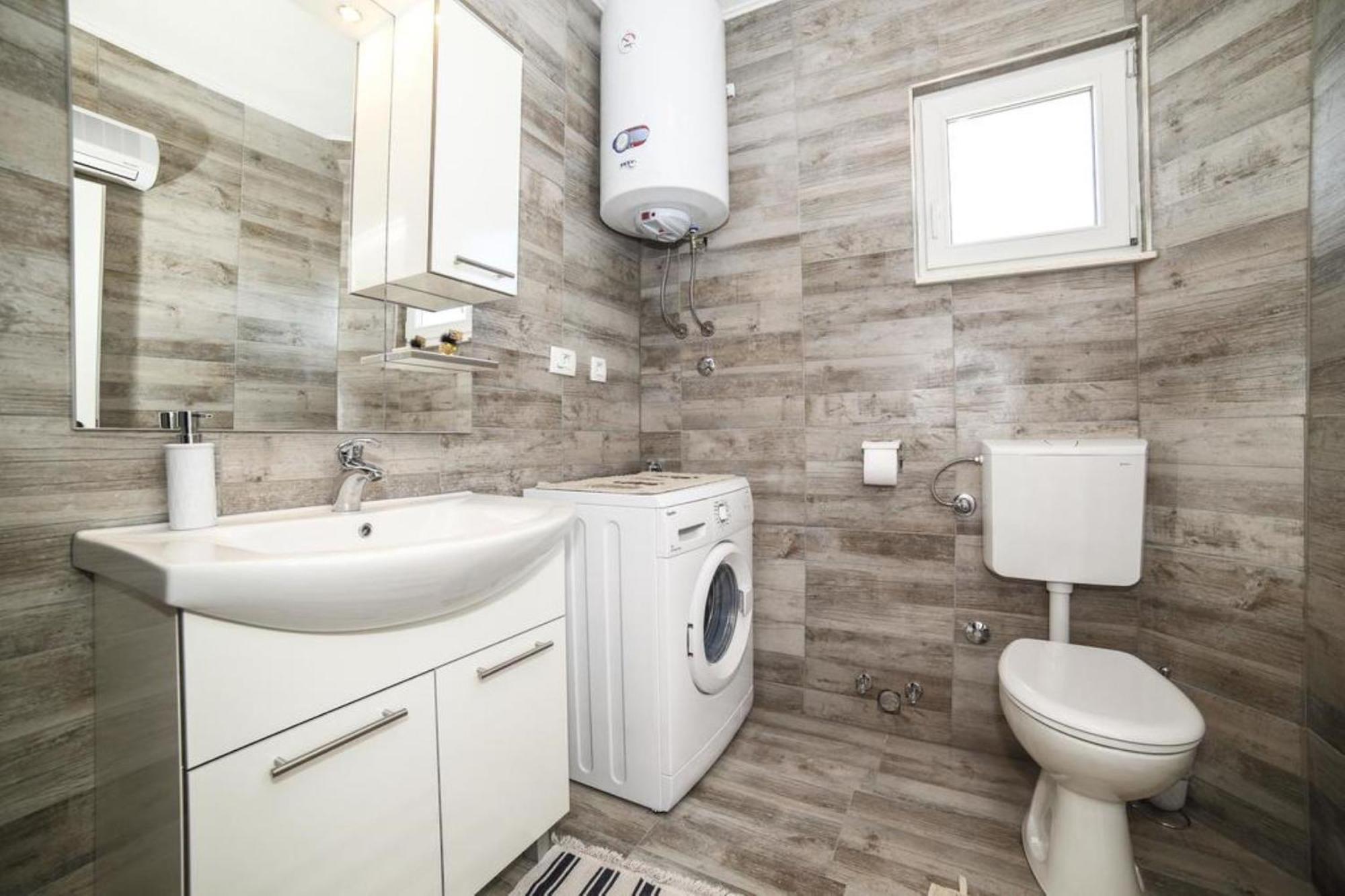 Holiday Home Chester With Heated Pool Kaštela الغرفة الصورة