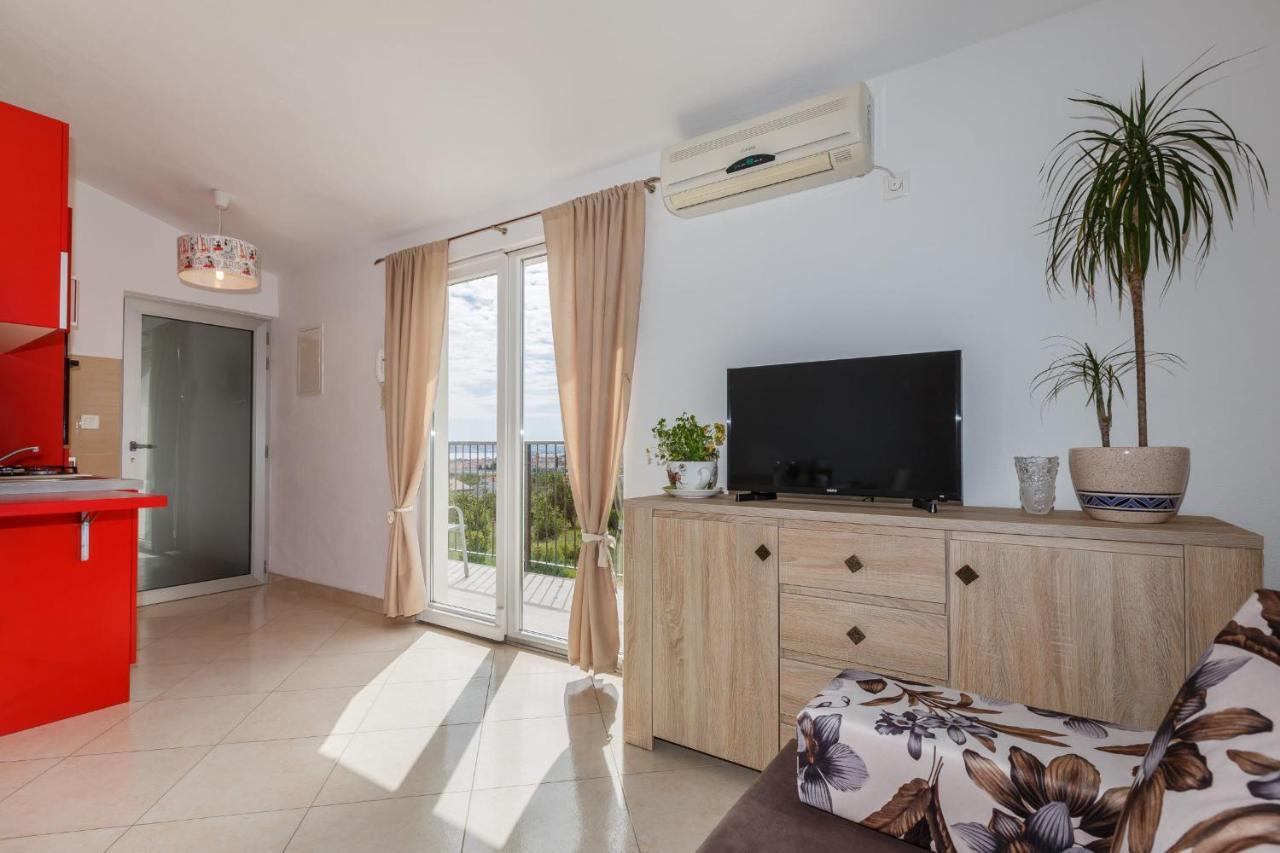 Holiday Home Chester With Heated Pool Kaštela المظهر الخارجي الصورة